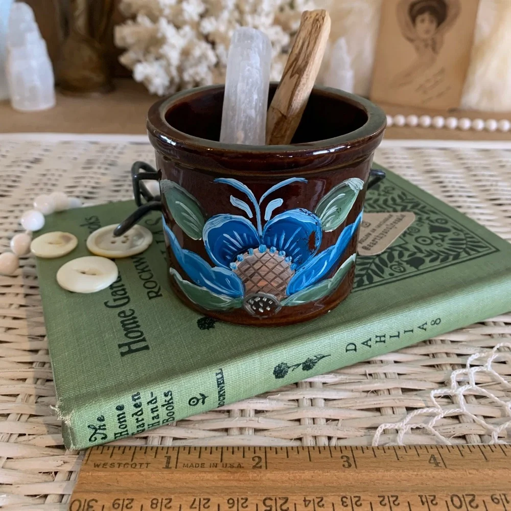 Vintage Stoneware Flower Art Crock 🦋 Unique Home Decor / Jar / Gift / Nature - Picture 4 of 8